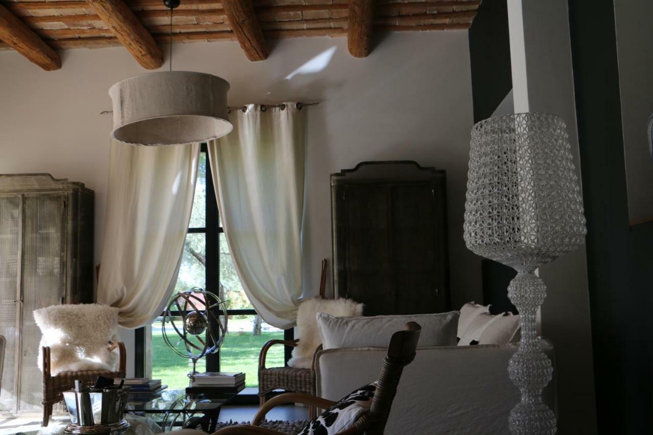 Mas D Orient Villa Uzes Bagian luar foto